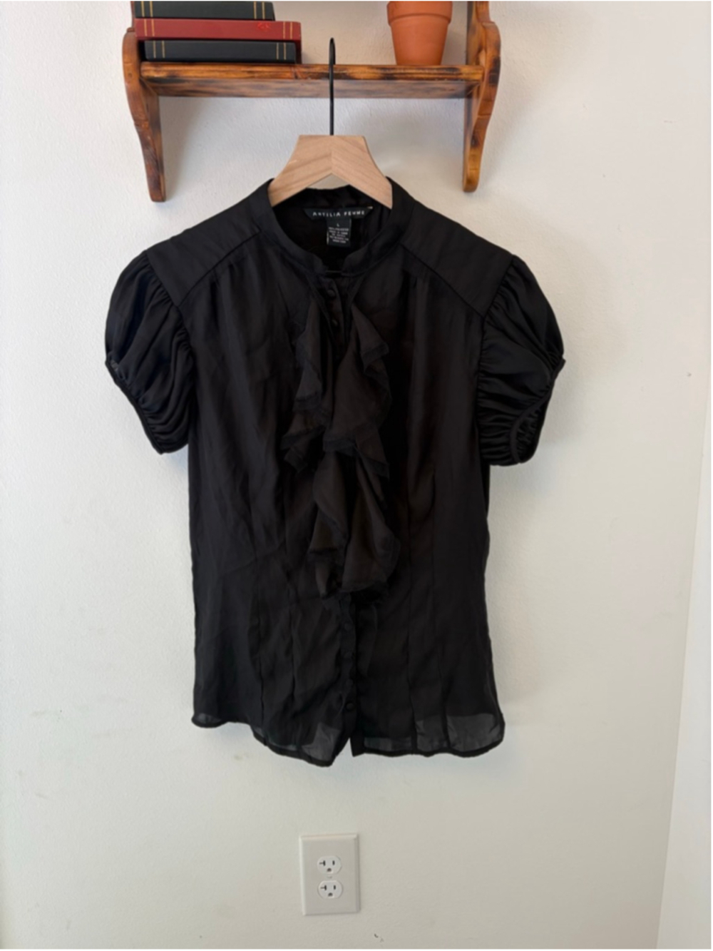 Antilia Femme Black Ruffle Blouse Large | Puff Sleeve Button Front